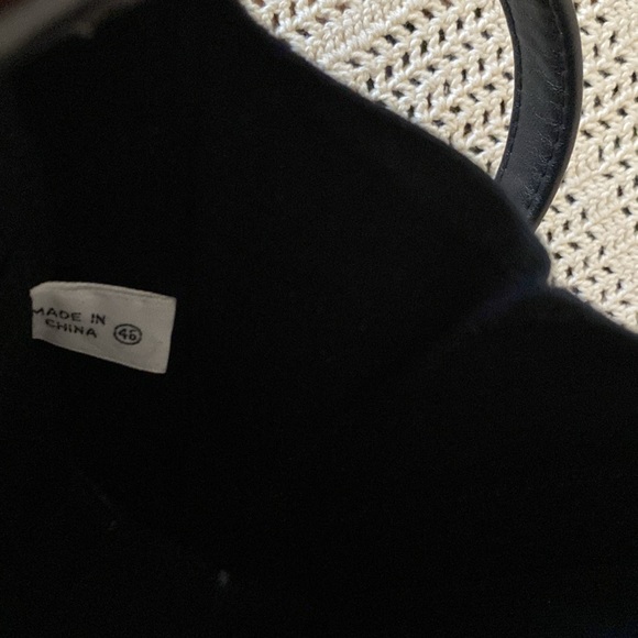 Andre’ Vintage Black Faux Leather cross Body Bag Gold Hardware - Picture 5 of 12